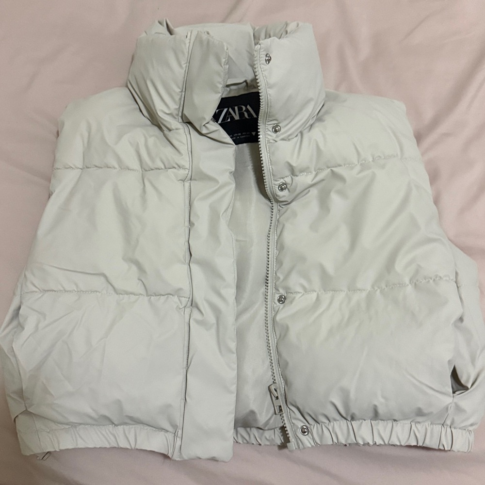 Zara Cream Cropped Puffer Vest